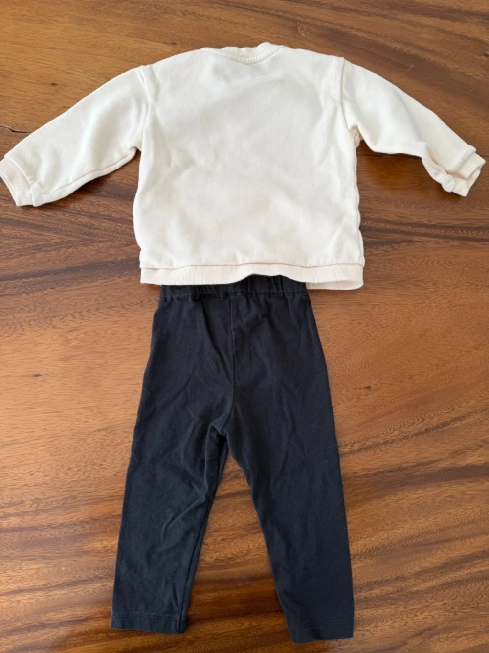 H&M x Keith Haring Love cream Sweatshirt and Black Heart Accent Leggings 12M